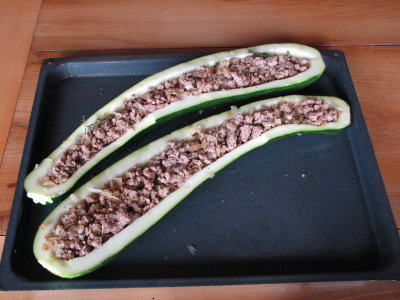 Zucchetti mit Gehacktem
