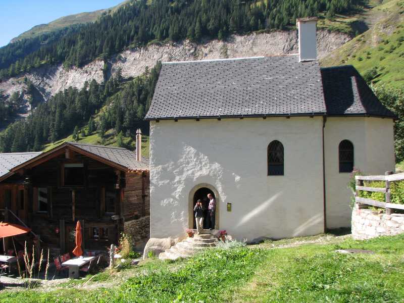 25 Fld, Kirche