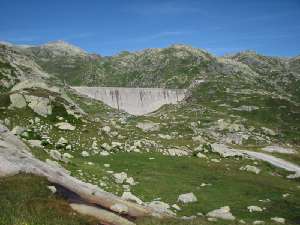 02 Lucendro Staumauer
