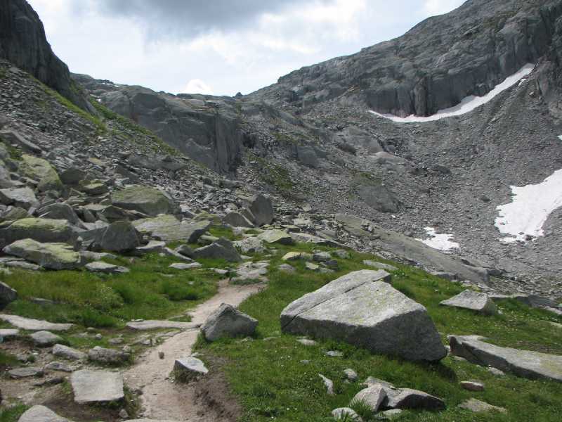 14 der Weg wird felsiger