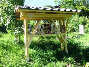 Wildbienenhotel